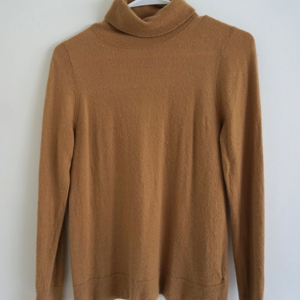 Women's Camel Cashmere Turtleneck